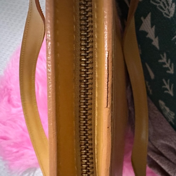 EUC. Louis Vuitton Epi Yellow St. Jacques Hand Bag. - Picture 14 of 16